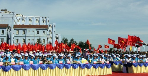 Митинг, посвященный Неделе моря и островов Вьетнама - 2013 - ảnh 3