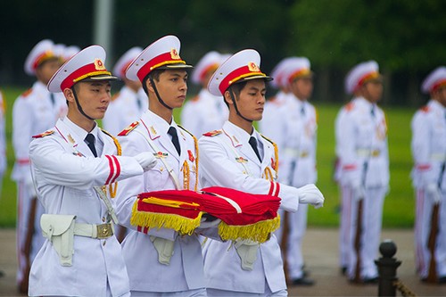 Церемония поднятия флага в Ханое одновременно с той же на Чыонгша - ảnh 4