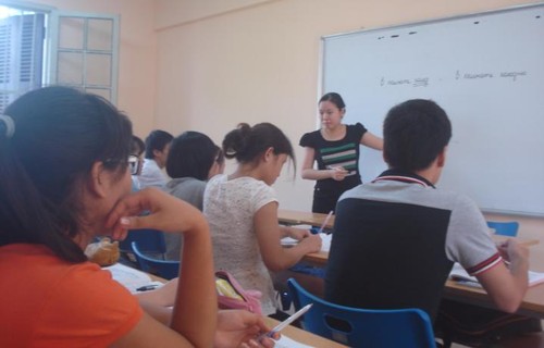 Посещение урока по русскому языку в Ханойском университете - ảnh 2