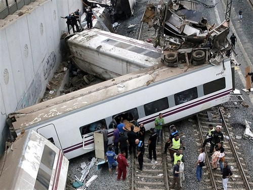 В Испании произошла железнодорожная катастрофа - ảnh 1