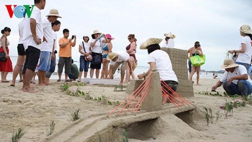 Конкурс песчаных скульптур на пляже Дананг - ảnh 5