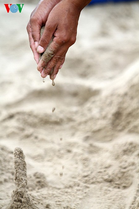 Конкурс песчаных скульптур на пляже Дананг - ảnh 6