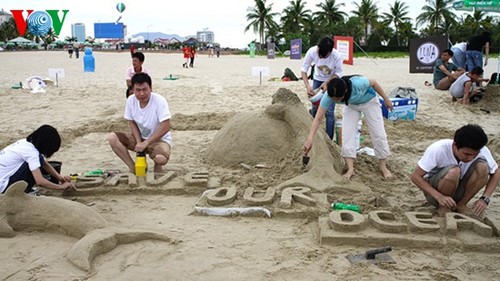 Конкурс песчаных скульптур на пляже Дананг - ảnh 11
