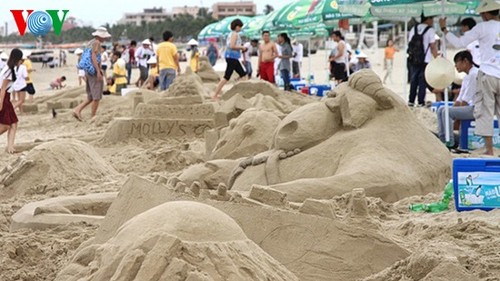 Конкурс песчаных скульптур на пляже Дананг - ảnh 12
