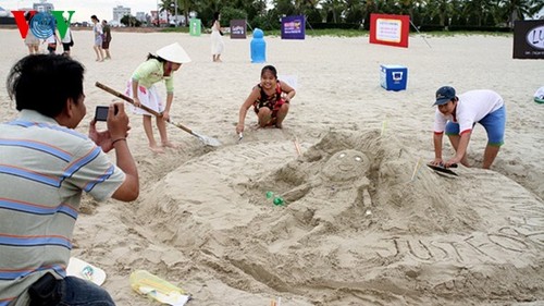 Конкурс песчаных скульптур на пляже Дананг - ảnh 13