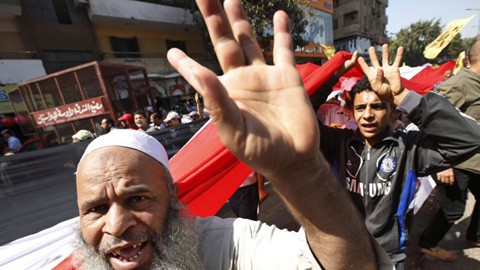 Египетская полиция сделала последнее предупреждение исламистским демонстрантам - ảnh 1