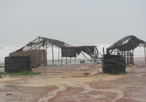 Из-за тайфуна «Вутип» в Центральном Вьетнаме погибли 5 человек и 140 ранены - ảnh 7