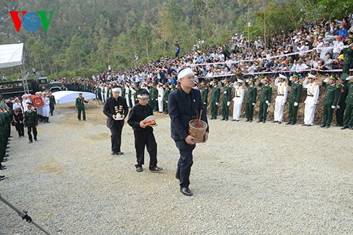 Церемония похорон генерала Во Нгуен Зяпа в Куангбине - ảnh 2