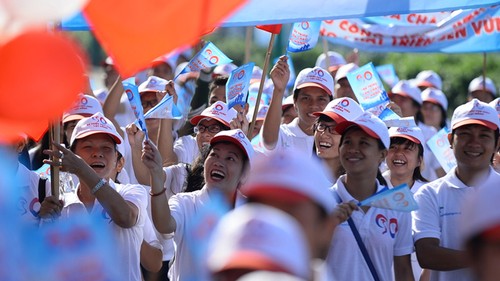 Шествие, посвященное рождению 90-миллионого гражданина Вьетнама - ảnh 1