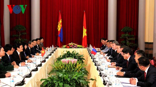Дальнейшее укрепление отношений между Вьетнамом и Монголией - ảnh 2