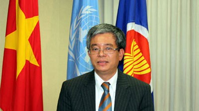 Вьетнам продолжает вносить активный вклад в создание единого сообщества АСЕАН - ảnh 1