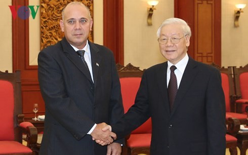 Глава Компартии Вьетнама принял китайскую и кубинскую делегации - ảnh 1