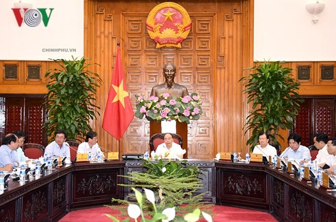 Премьер-министр Вьетнама провёл рабочую встречу с руководством провинции Ниньтхуан - ảnh 1