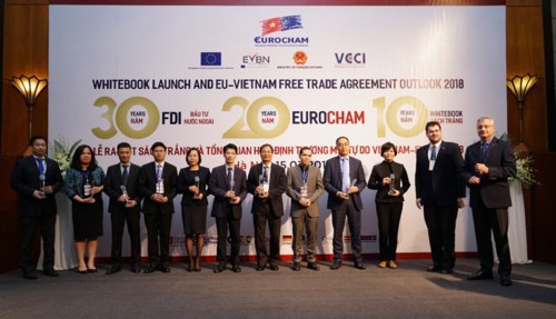 EuroCham презентовала «Белую книгу» 2019 года о торговле и инвестициях во Вьетнаме - ảnh 1