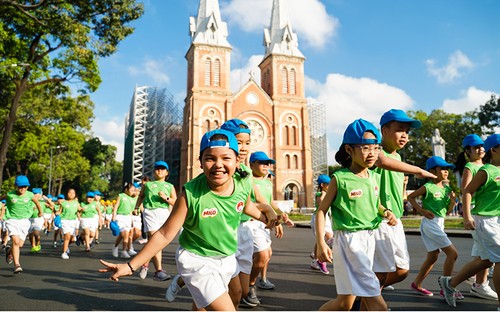 Олимпийский день бега во Вьетнаме - ảnh 1