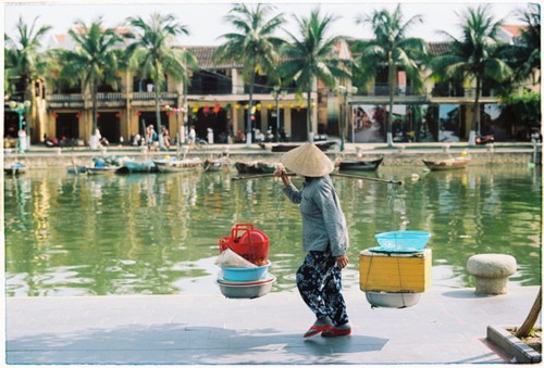Плёночная фотография как хобби вьетнамской молодёжи - ảnh 24