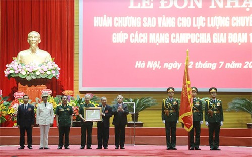 Чествование вьетнамских специалистов внесших вклад в возрождение Камбоджи - ảnh 1