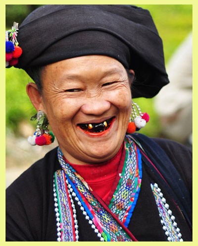 Традиционная женская одежда народности Лы в провинции Лайтяу - ảnh 1