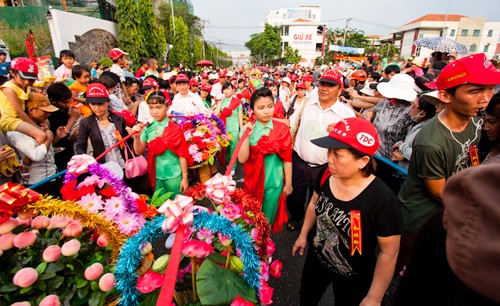 Праздник Первого полнолуния в провинции Биньзыонг - ảnh 3