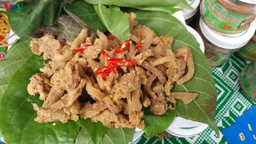 Кислое мясо – деликатес народности Мыонг в провинции Футхо - ảnh 1