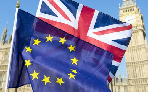 Великобритания и ЕС достигли нового соглашения по Brexit - ảnh 1