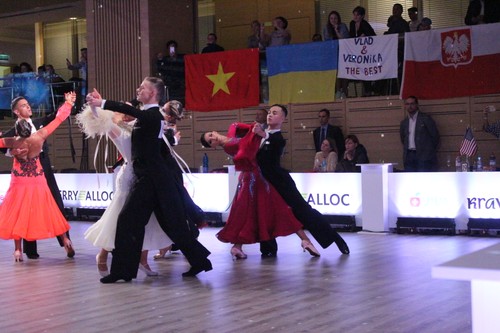 Танцевальный спорт: Впервые Вьетнам выступил на мировом первенстве - ảnh 8
