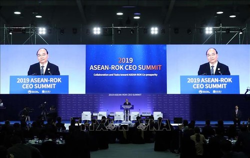 Вьетнам и АСЕАН приветствуют южнокорейские предприятия, которые ориентируются на Юг - ảnh 1