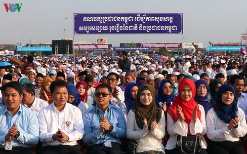 Премьер-министр Камбоджи: добровольцы Вьетнама помогли Камбодже избавиться от режима геноцида - ảnh 1
