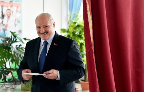 Путин и Си Цзиньпин поздравили Лукашенко с победой на выборах - ảnh 1