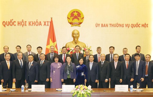 Председатель НС СРВ Нгуен Тхи Ким Нган встретилась с послами и главами диппредставительств Вьетнама за границей - ảnh 1
