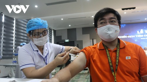 В городе Хошимине началась крупнейшая кампания  вакцинации местного населения - ảnh 1