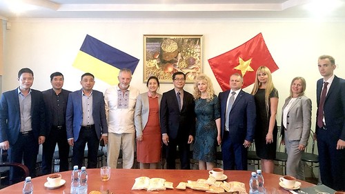 Активизация возможности сотрудничества между вьетнамскими и украинскими районами - ảnh 1