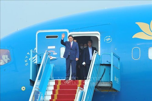 Премьер-министр Фам Минь Тинь возвратился в Ханой, успешно завершив рабочую поездку в Европу - ảnh 1