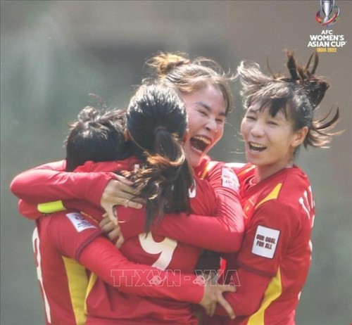 Международные СМИ поздравляют женскую сборную Вьетнама по футболу с победой - ảnh 1