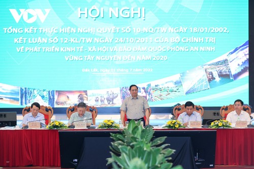 Фам Минь Тинь председательствовал на церемонии подведения итогов 20-летия развития плато Тэйнгуен - ảnh 1