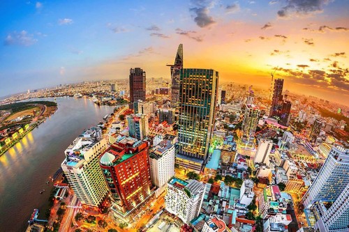 Впечатляющий рост ВВП Вьетнама в первом полугодии 2022 г. был достигнут благодаря эффективному управлению правительства - ảnh 1