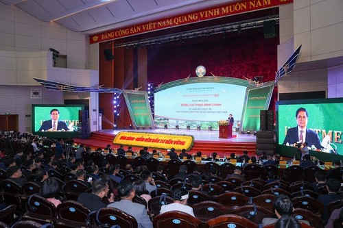 Премьер-министр принял участие в Конференции по продвижению инвестиций в провинцию Хоабинь 2023 г. - ảnh 1