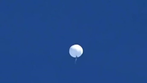 В небе над США обнаружили воздушный шар неизвестного происхождения - ảnh 1