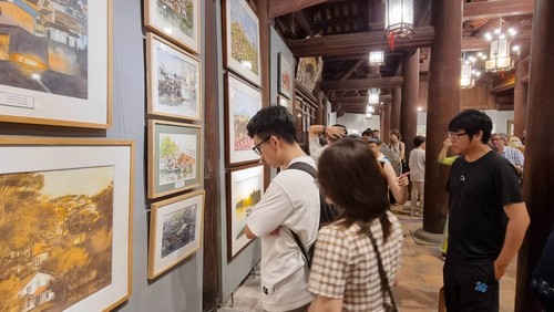 Выставка художников-акварелистов города Хошимина в Ханое - ảnh 1