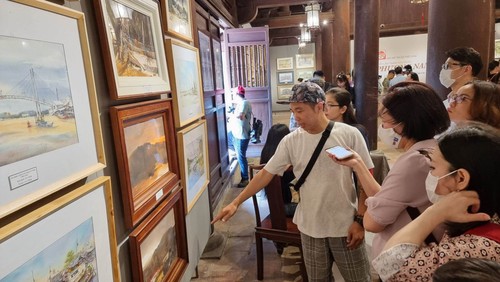 Выставка художников-акварелистов города Хошимина в Ханое - ảnh 2