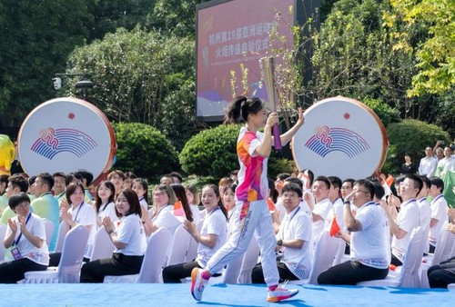 Эстафета огня 19-х Азиатских игр стартовала в Ханчжоу - ảnh 1