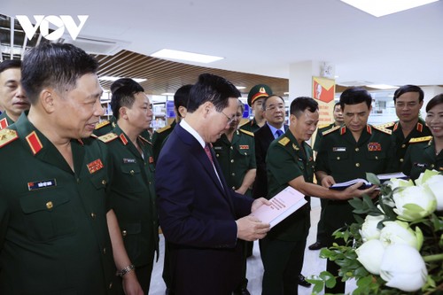 Президент Во Ван Тхыонг присутствовал на церемонии открытия нового учебного года в Академии национальной обороны - ảnh 1