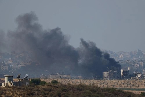 Израиль усилил удары по сектору Газа, заявив о тупике в переговорах с ХАМАС - ảnh 1