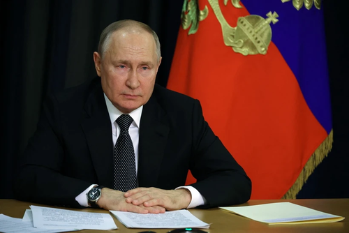 Путин: ВВП России по итогам 2023 года может вырасти минимум на 3,5% - ảnh 1