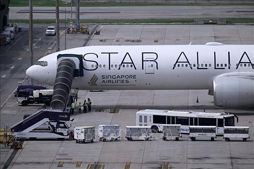 Более 40 пассажиров рейса Singapore Airlines продолжают находиться в больнице Бангкока - ảnh 1