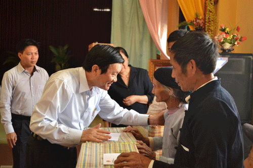 Chủ tịch nước Trương Tấn Sang thăm và làm việc tại tỉnh Điện Biên - ảnh 2