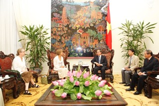 Phó Thủ tướng Nguyễn Thiện Nhân tiếp thân mật đoàn Việt kiều Thái Lan thăm VN - ảnh 2