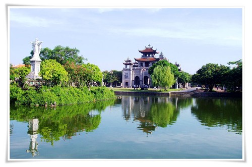 Độc đáo kiến trúc nhà thờ đá Phát Diệm - Ninh Bình - ảnh 1