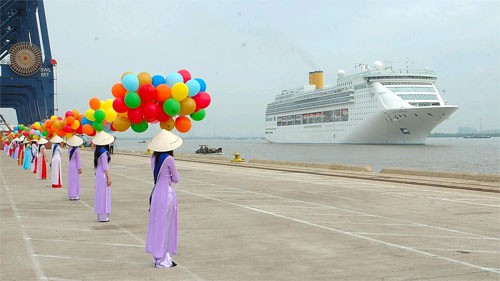 Saigontourist đón 2.400 lượt khách tàu biển - ảnh 1