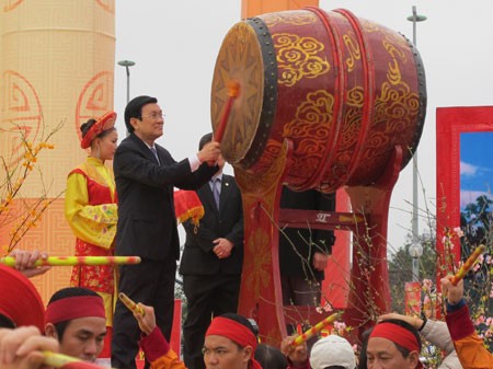 Chủ tịch nước Trương Tấn Sang dự Ngày hội “Sắc xuân trên mọi miền Tổ quốc” - ảnh 1